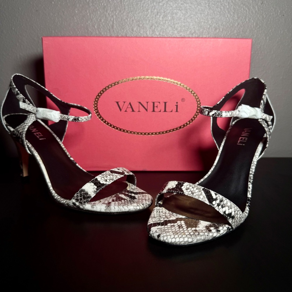 Vaneli Womens Berk Snake Ankle Strap Dress Sandals -‎ Size 8